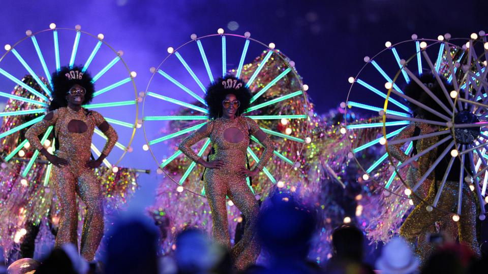 Pour donner un avant-goût aux spectateurs, le Brésil a disposé de huit minutes de présentation. Samba, capoeira, percussions et costumes de carnaval ont ainsi été mis à l'honneur. 