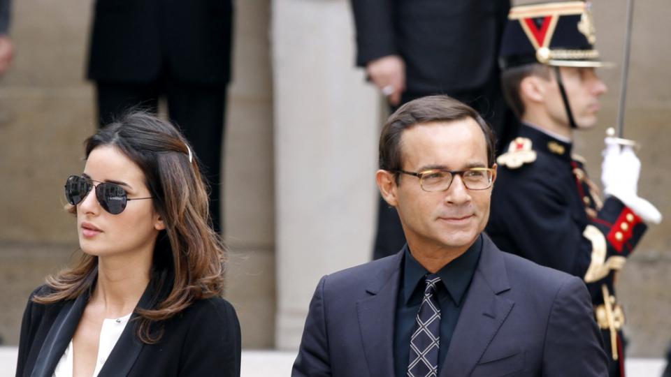 Le présentateur vedette et sa compagne Anissa Khel quitte l'Institut de France après la cérémonie d'entré à l'Académie Française de l'écrivain franco-belge François Weyergans le 16 juin 2011.
