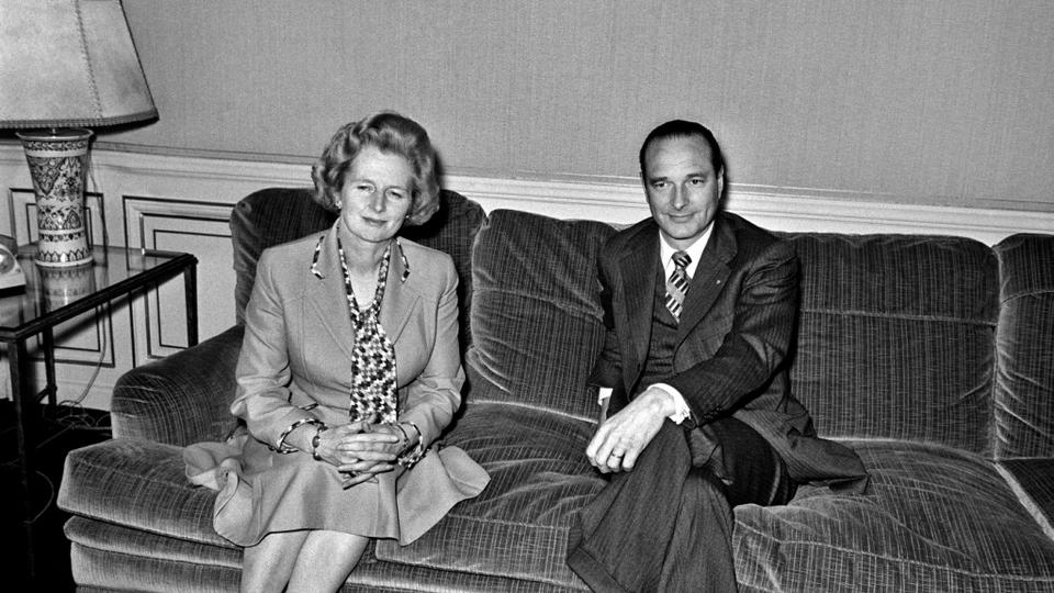 Quatre ans avant son élection au 10, Downing Street, elle dirige le parti conservateur. C'est à ce titre qu'elle rencontre alors Jacques Chirac, Premier ministre, à l'hôtel Matignon en mai 1975.