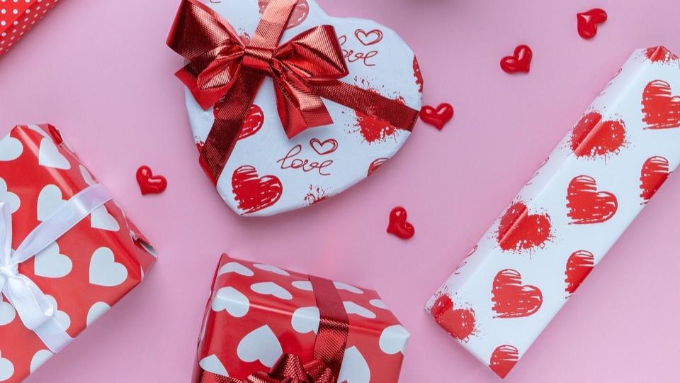 Saint-Valentin : des idées cadeaux pour Elle & Lui chez Nocibe - Les Sens  de Capucine